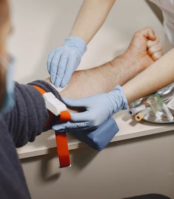 Prises de sang à domicile - Vitalis Care